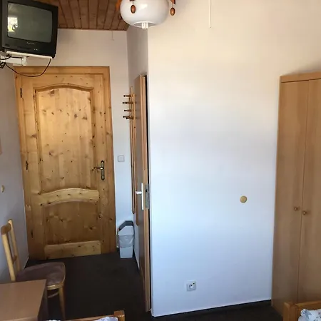 Irka Guest house *